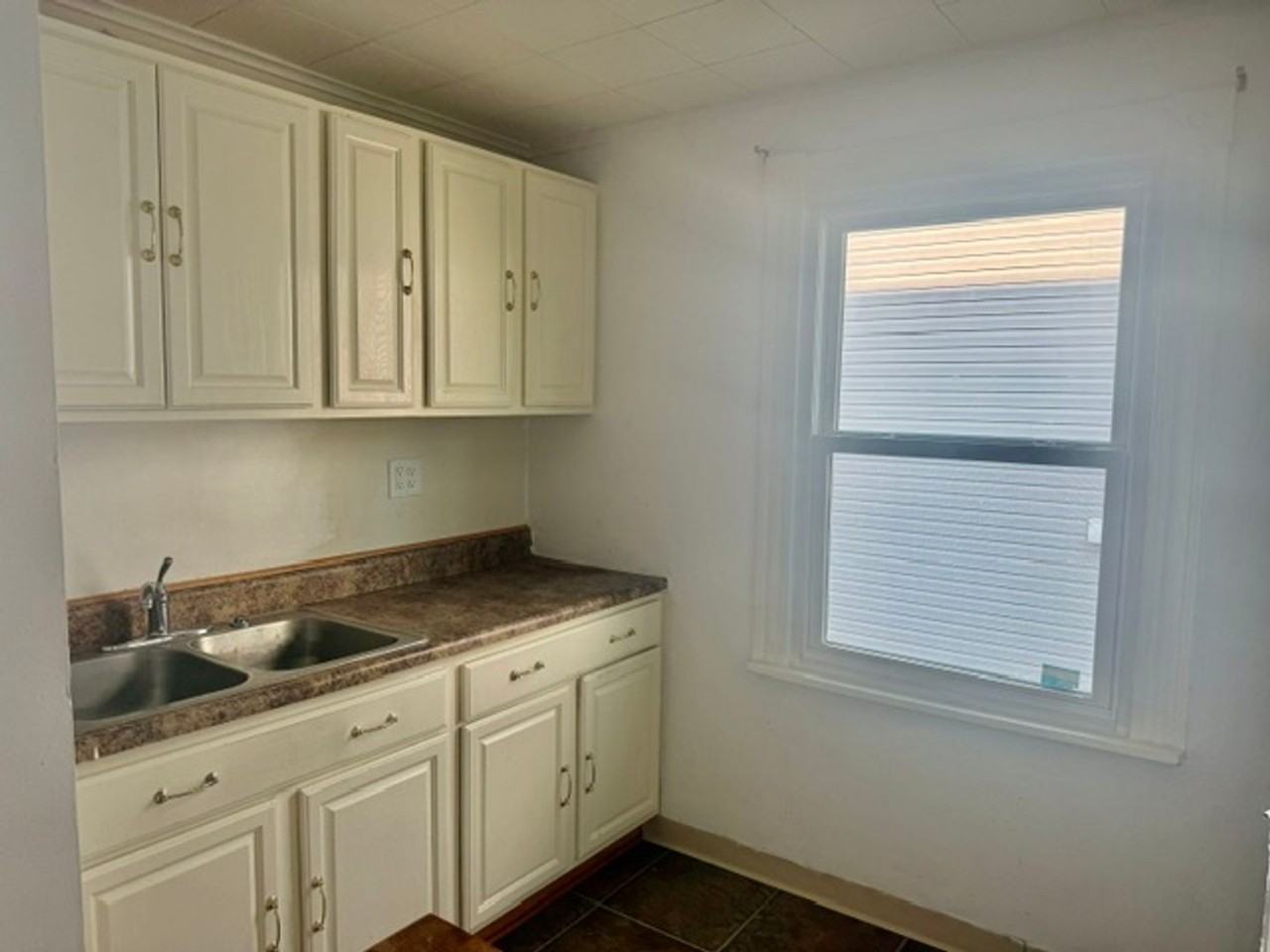 514 6th St - Photo 2 of 7