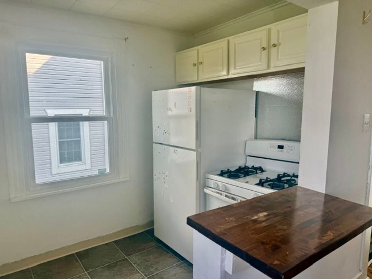 514 6th St - Photo 3 of 7