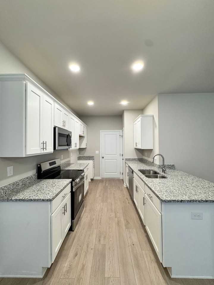 1205 Mccoy St - Photo 4 of 22