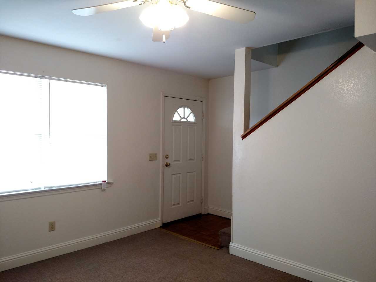 1315 E 31st St - Photo 3 of 10