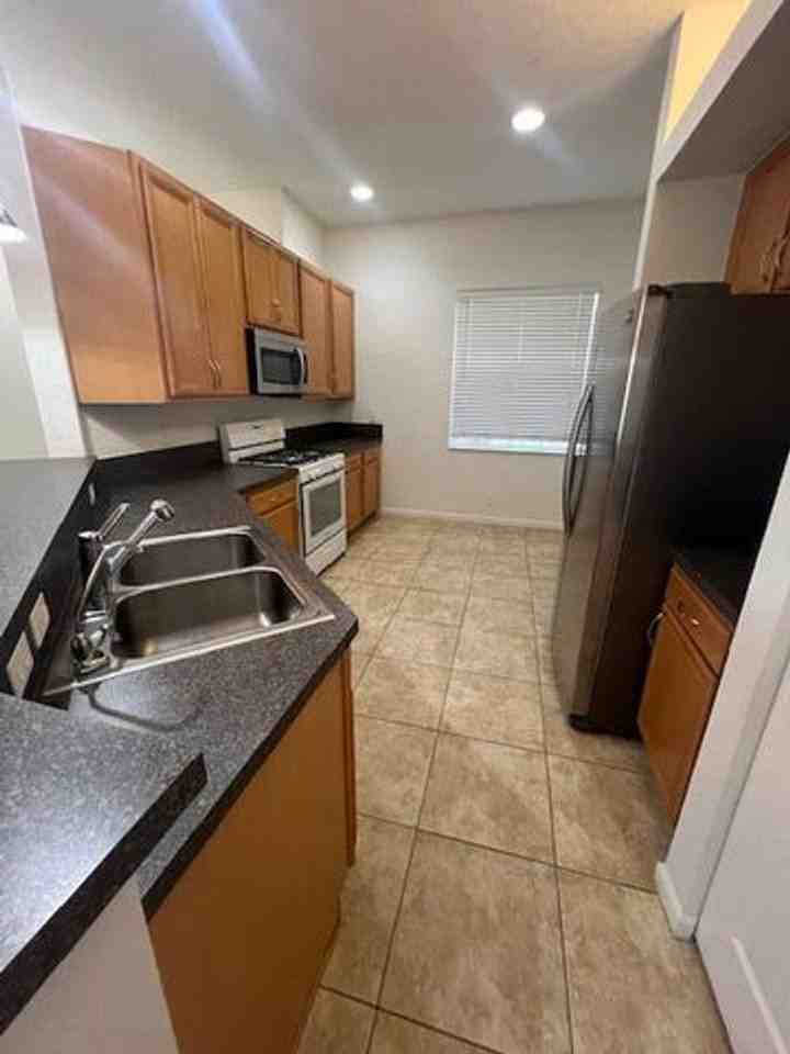 130 Newberry Ln - Photo 2 of 17