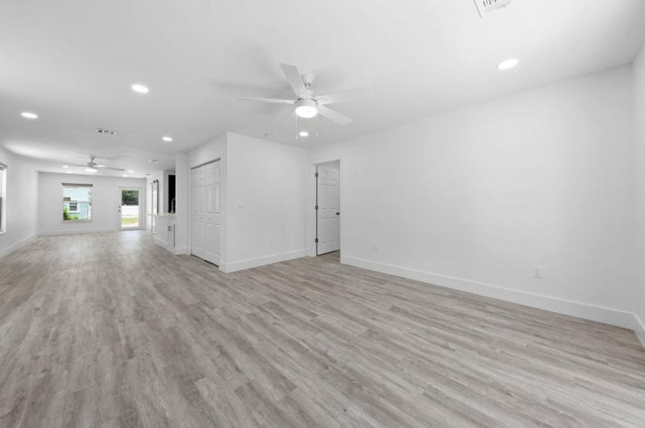 720 Mcintosh St - Photo 4 of 13