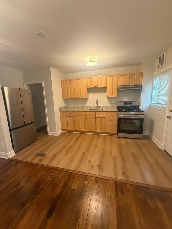 5606 Clearspring Rd - Photo 2 of 26
