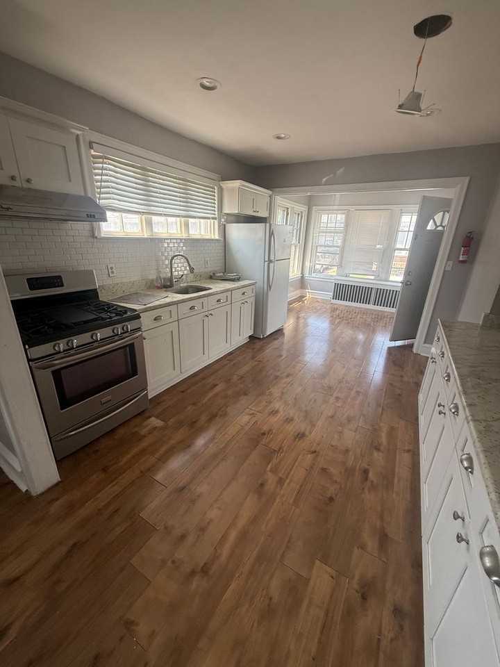 1st floor - Photo 3 of 11