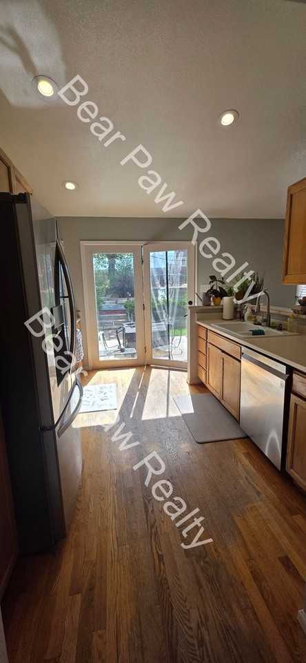 5605 Bluff Pl - Photo 6 of 36