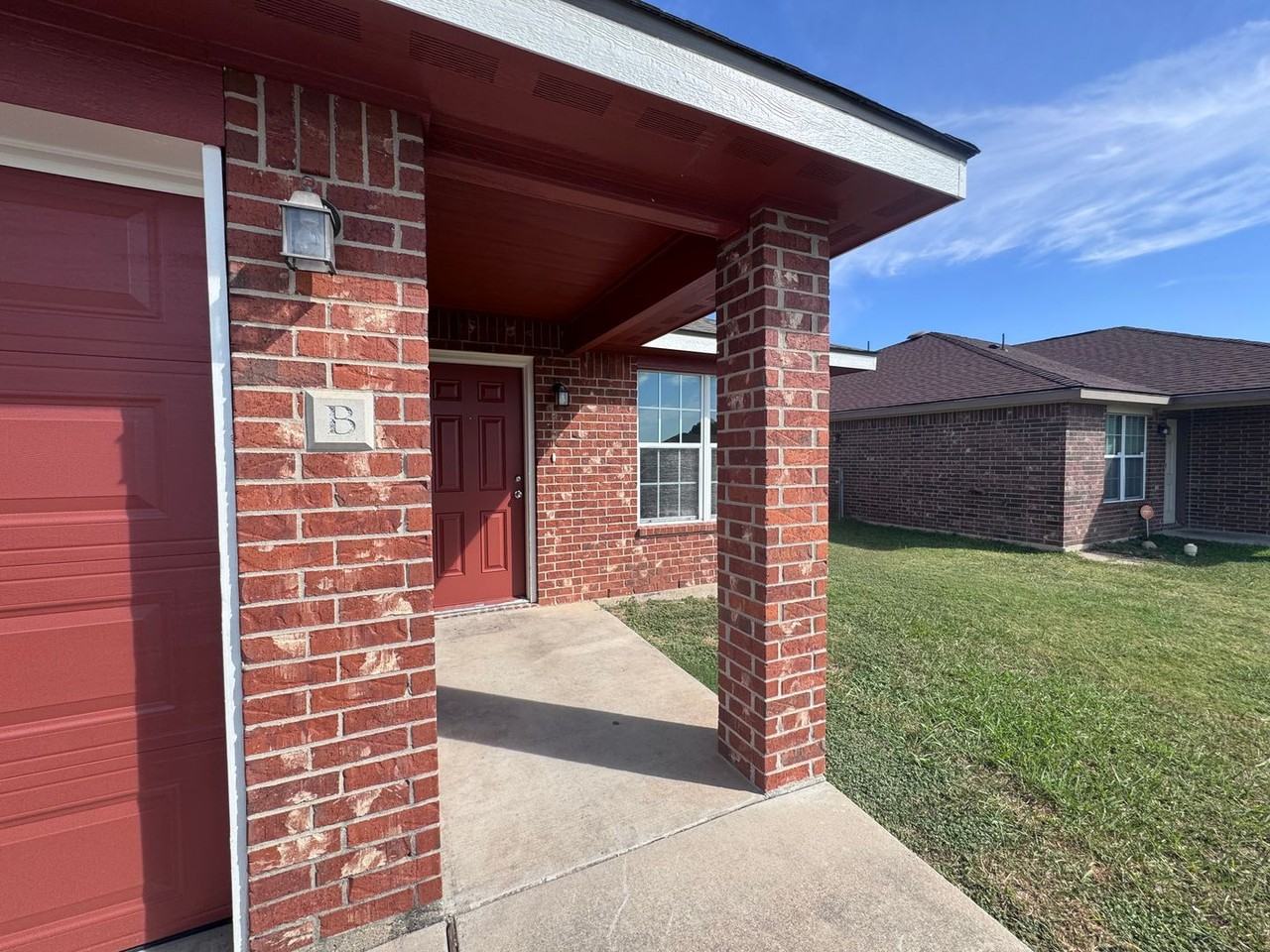 507 Bermuda - Photo 2 of 23