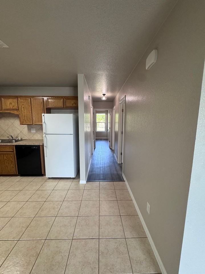 507 Bermuda - Photo 6 of 23