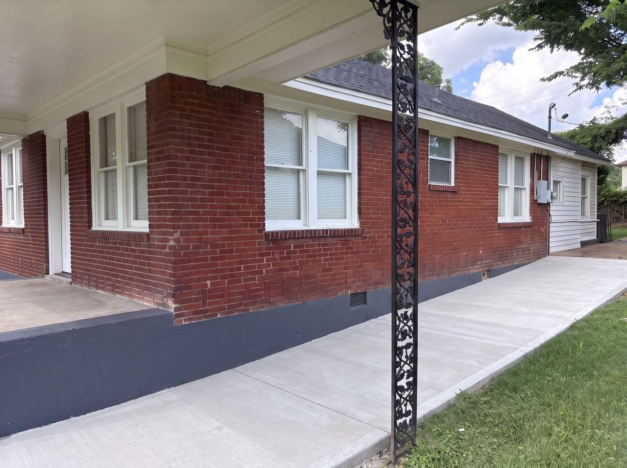 1434 Rayner St - Photo 2 of 17