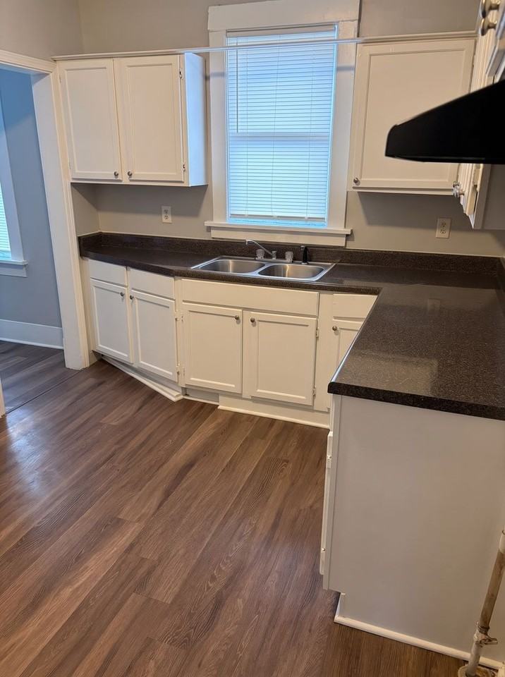 1434 Rayner St - Photo 5 of 17