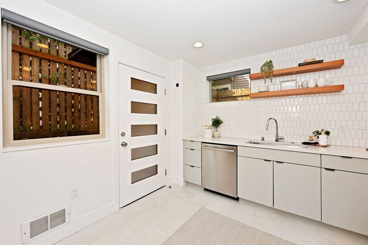 2108 E James St #A - Photo 7 of 30