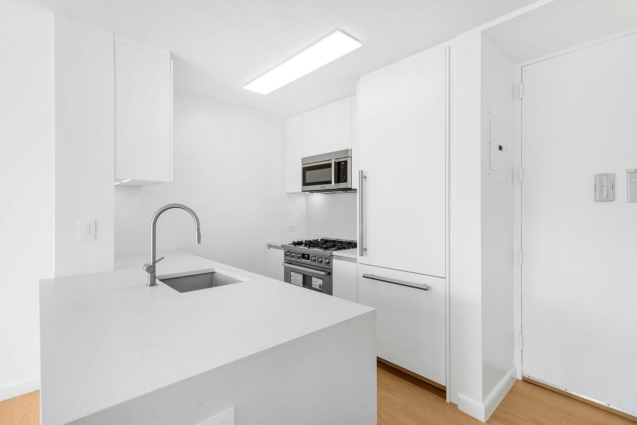 One Union Square South - Photo 4 of 50