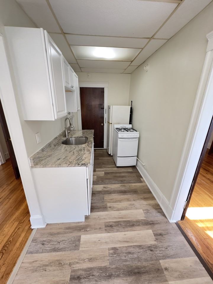 53 Greenwood St #2F - Photo 2 of 10