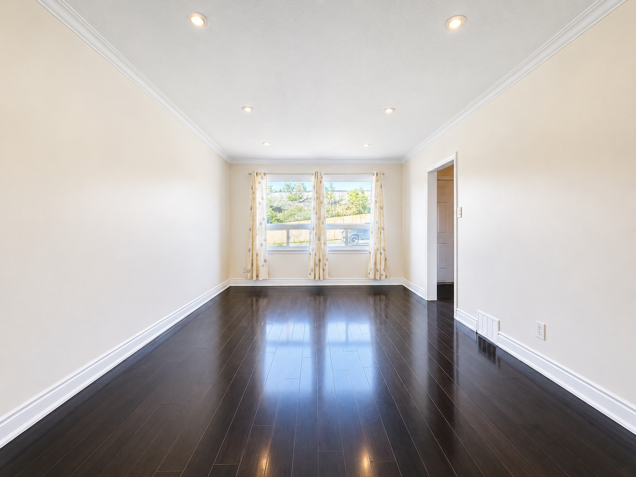 728 Weston Rd - Photo 5 of 18