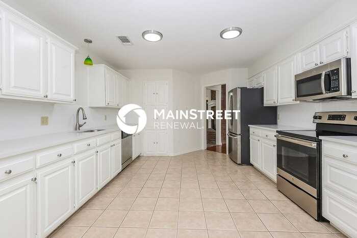 4300 Bent Oaks Dr - Photo 6 of 17
