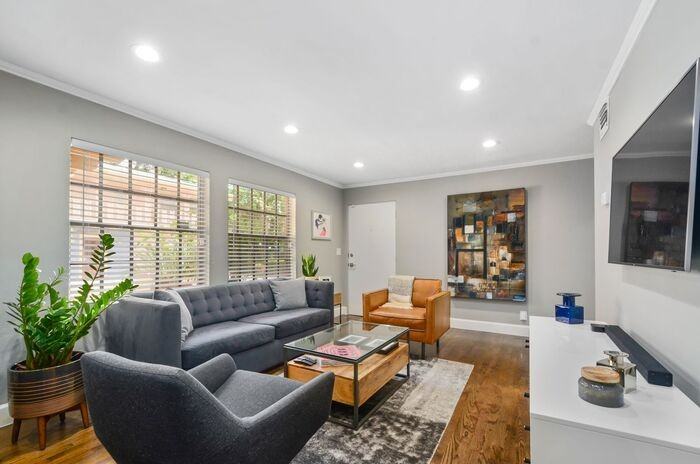 520 Broadway Ave #2 - Photo 2 of 17