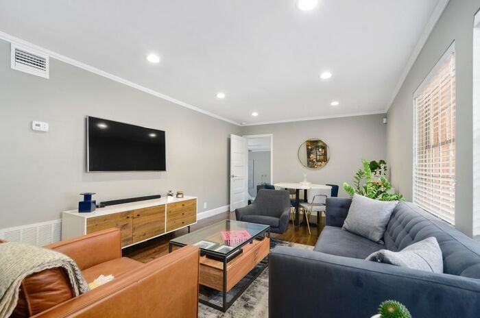 520 Broadway Ave #2 - Photo 3 of 17