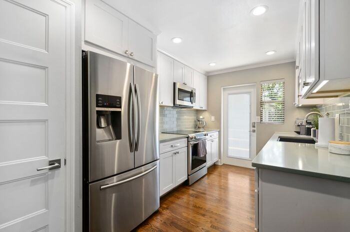 520 Broadway Ave #2 - Photo 6 of 17