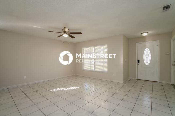 3740 Dartford Dr - Photo 3 of 15