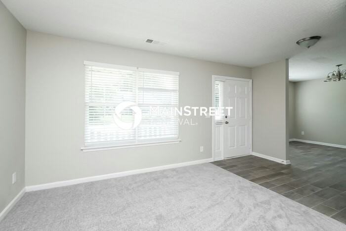 48 Walden Xing Nw - Photo 4 of 17