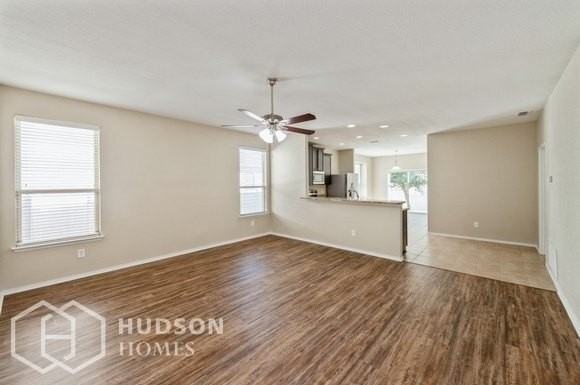 800 Whitemarsh Dr - Photo 4 of 17