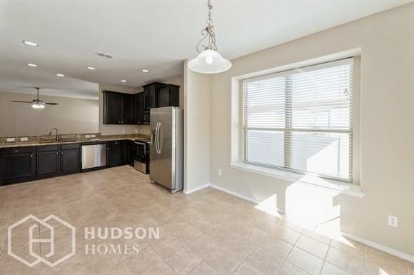 800 Whitemarsh Dr - Photo 5 of 17