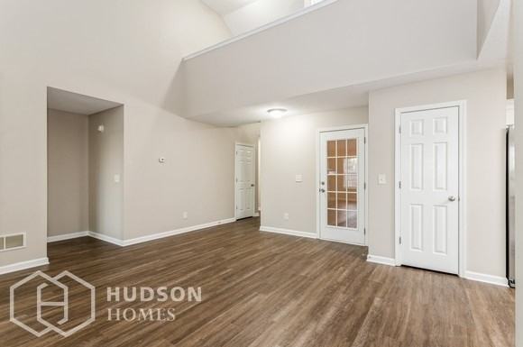 3906 Pine Village Pl - Photo 5 of 17