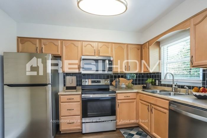 104 51st St W - Photo 4 of 18