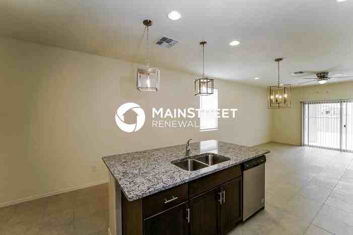 10707 W Dickerson Dr - Photo 7 of 16