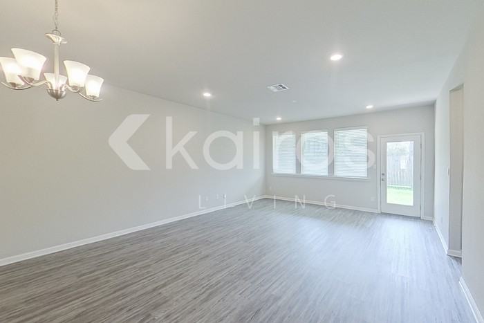 6655 Tiger Pointe Dr - Photo 4 of 30
