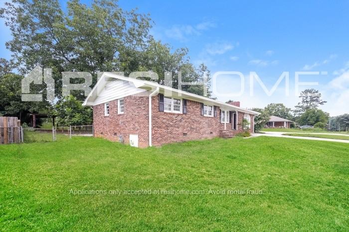 6285 Mount Zion Blvd - Photo 2 of 19