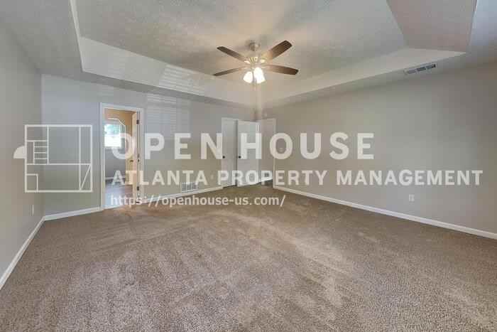 1395 Chalet Cir - Photo 7 of 20