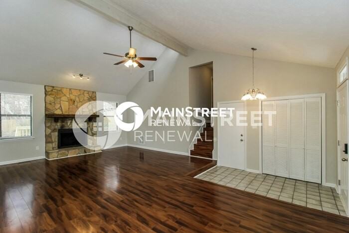 8606 Stone Creek Ct - Photo 5 of 17