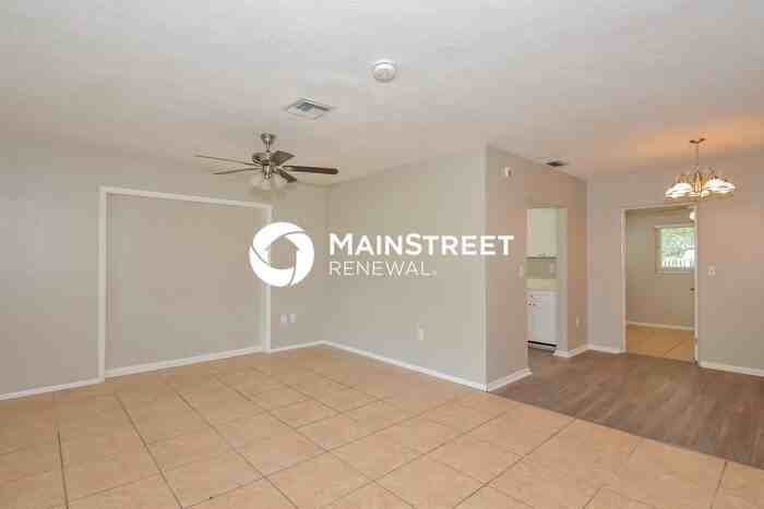 2835 Trinidad St - Photo 3 of 16