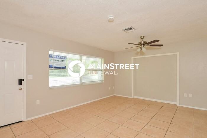 2835 Trinidad St - Photo 4 of 16