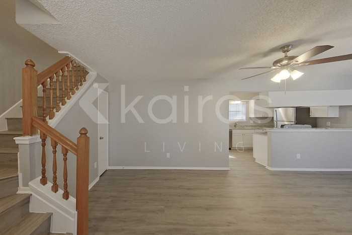 2146 Woodnote Ln - Photo 4 of 22