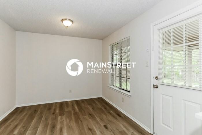212 Arnold St - Photo 5 of 16
