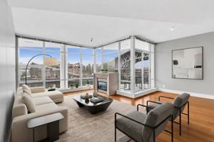featured image of 628 Kinghorne Mews #603