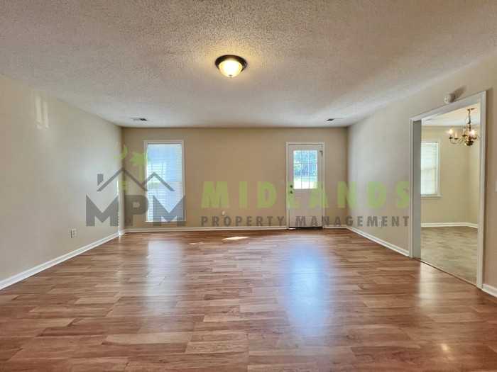 200 Cranewater Dr - Photo 4 of 43