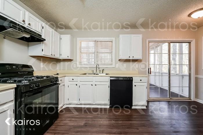 835 Ashley Ln - Photo 6 of 19