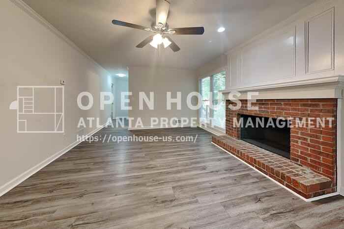 3960 Windy Shore Dr - Photo 5 of 20