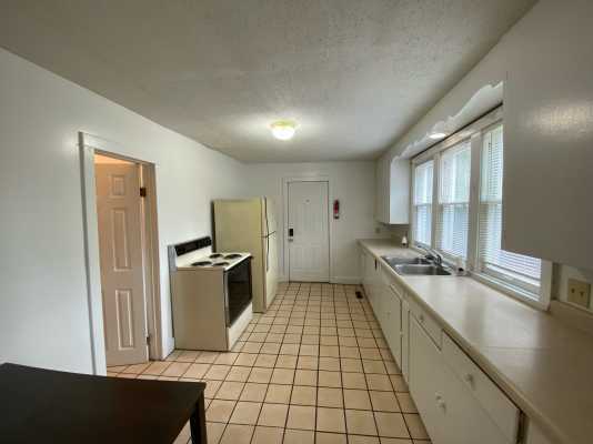 520 Oak St #1 - Photo 3 of 7