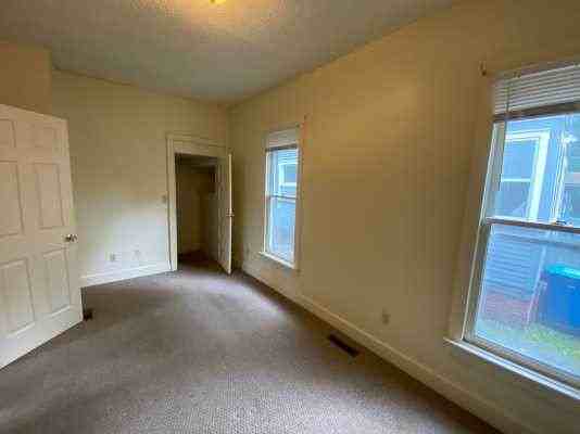 520 Oak St #1 - Photo 5 of 7