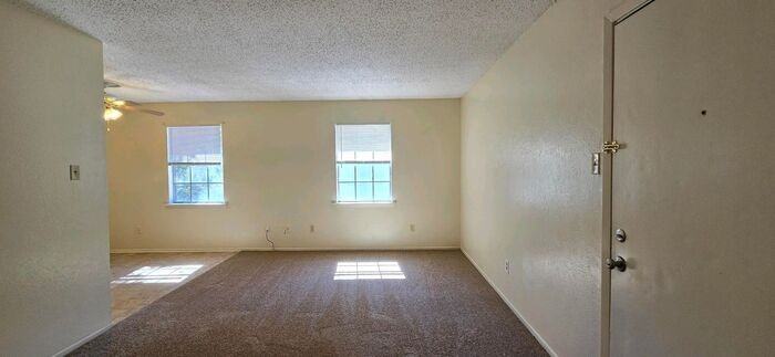 302 S Green St #2 - Photo 2 of 13