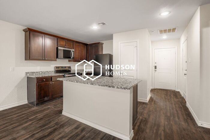810 Walnut Ave - Photo 5 of 14