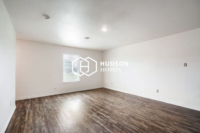 808 Walnut Ave - Photo 4 of 14