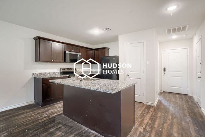 1727 E Cornell St - Photo 5 of 14