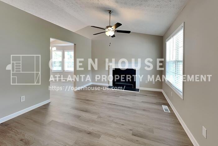 110 Rockefeller Ln - Photo 4 of 20