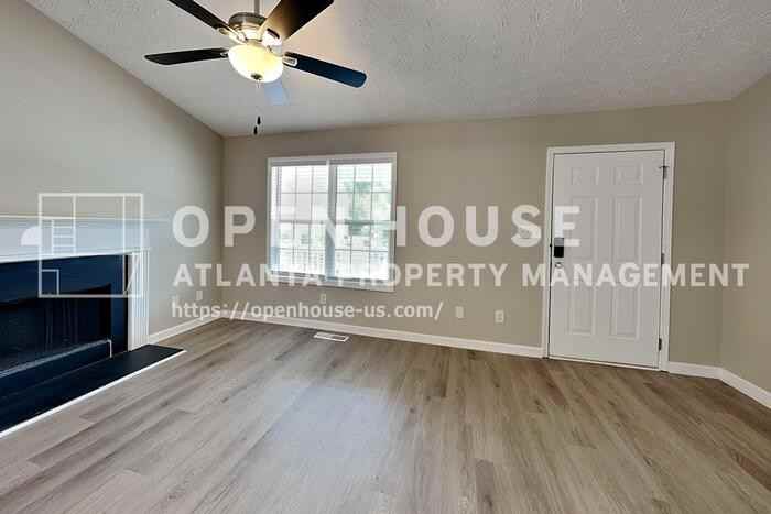 110 Rockefeller Ln - Photo 6 of 20