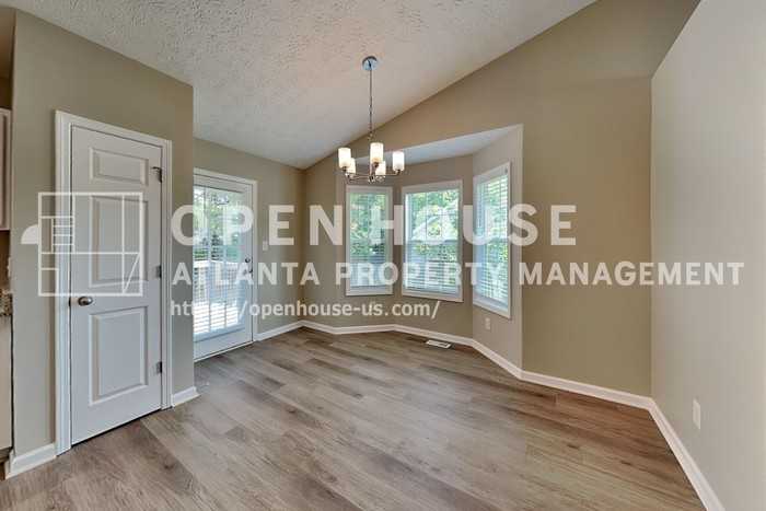 110 Rockefeller Ln - Photo 7 of 20