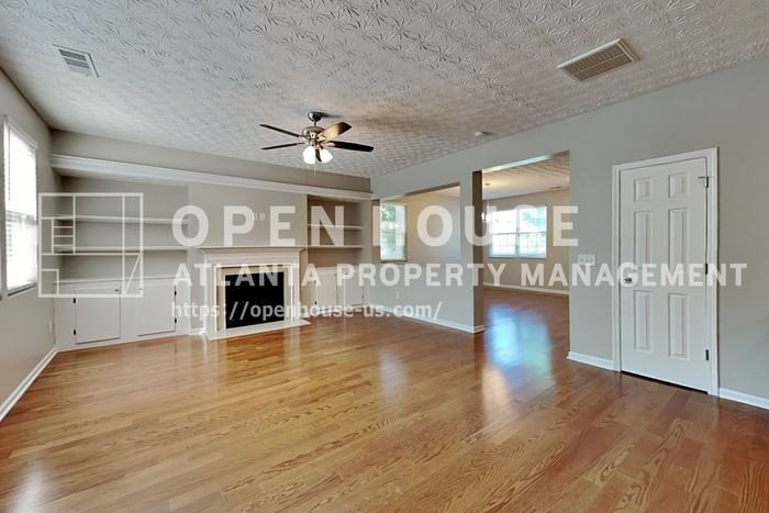231 Waterbury Way - Photo 4 of 20